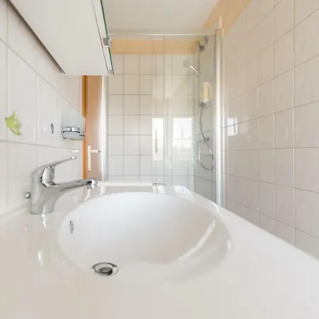 Ξενοδοχείο Altglowe Garni 4*