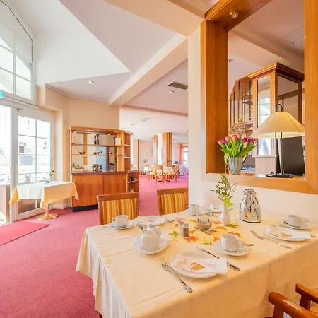 Altglowe Hotel Garni