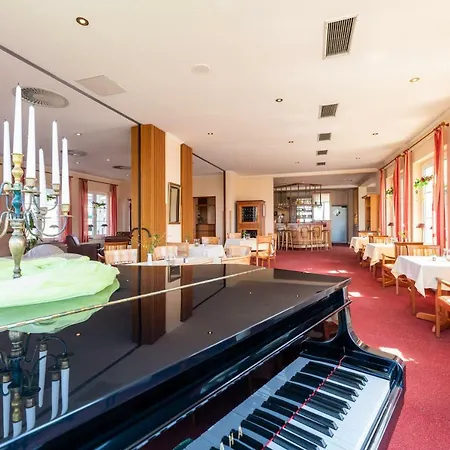 Altglowe Hotel Garni Hotel